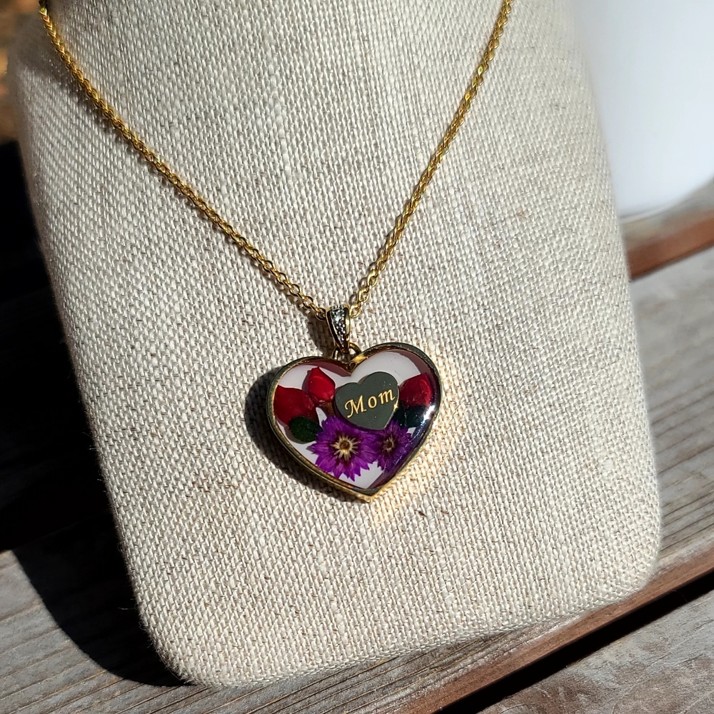 Pressed flower mom necklace - Picture 4 of 5